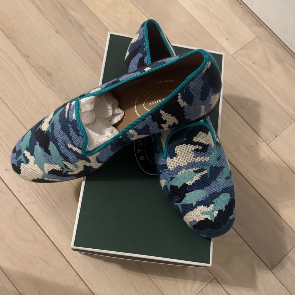 Stubbs & Wootton Blue, white and teal Camouflage shark needlepoint Loafers